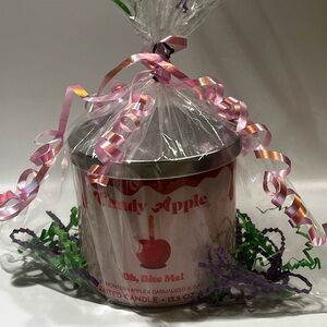 Candy Apple Scented Candle - Macintosh Apple + Caramelized Sugar •NWT